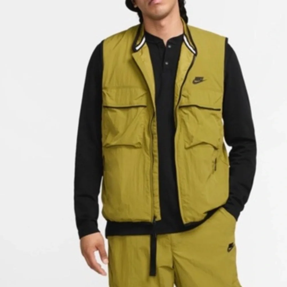 Nike Tech Men's Woven Vest UPF 40 Green Size L‎